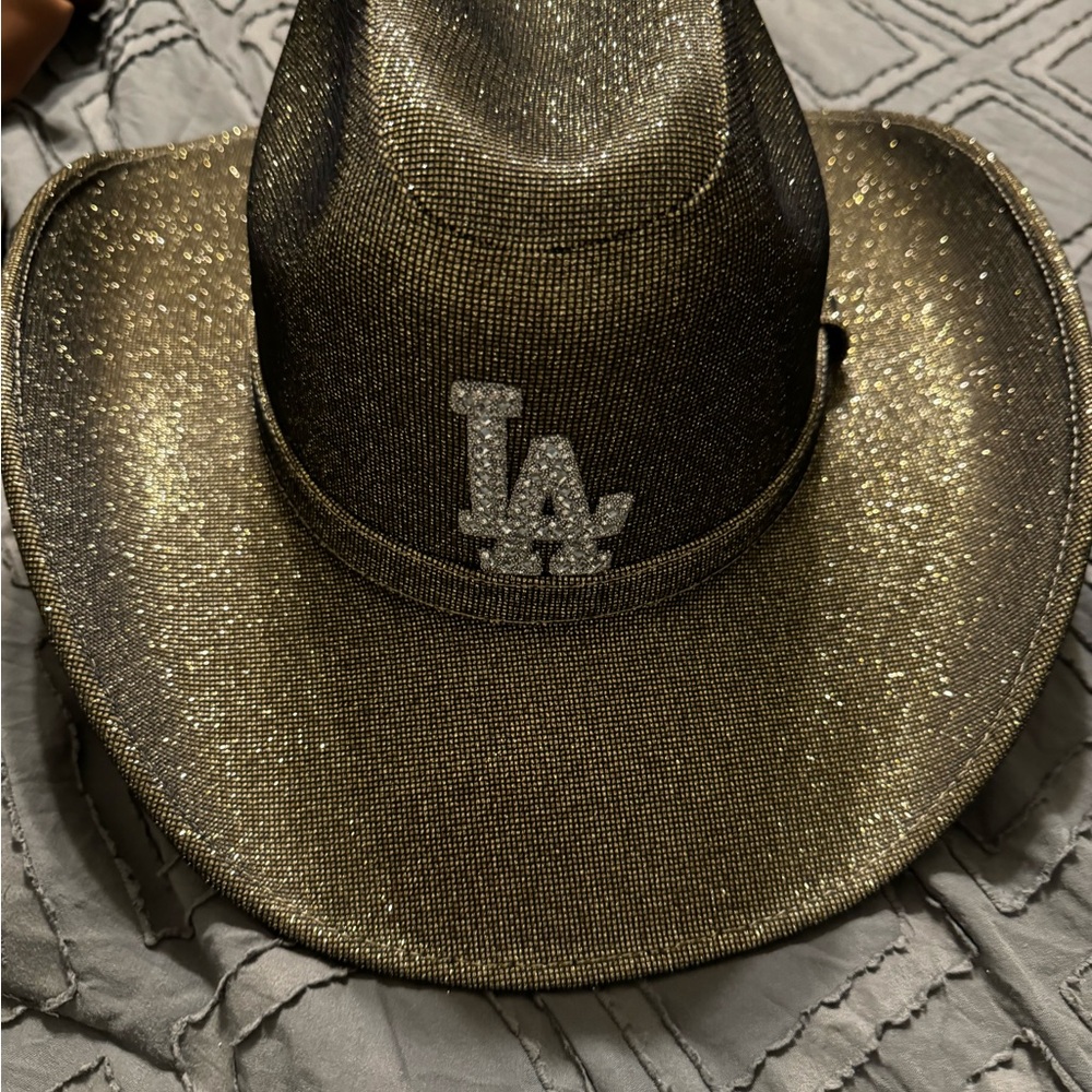 All you Dodger fans check out this cool cowboy bling hat looks amazing !!! - Picture 2 of 3